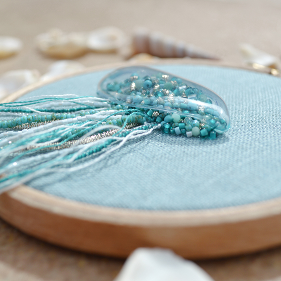 broderie contemporaine méduse